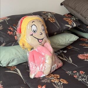 Brand New never opened Dr. Seuss The Grinch  Cindy Lou Who Plush Doll.